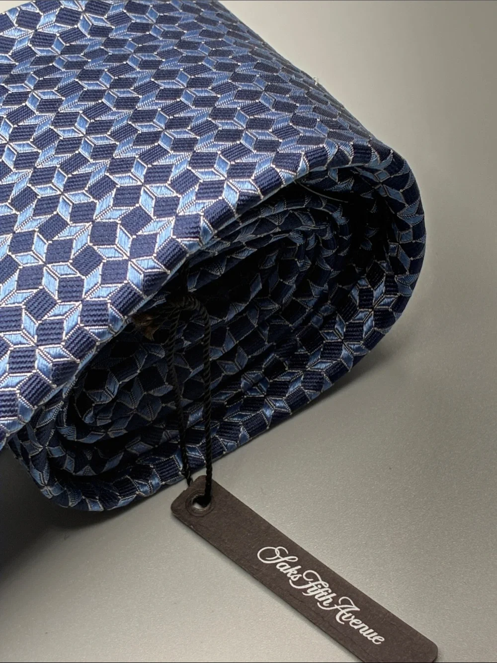 Saks Fifth Avenue Blue Geometric Silk Necktie NEW WITH TAGS